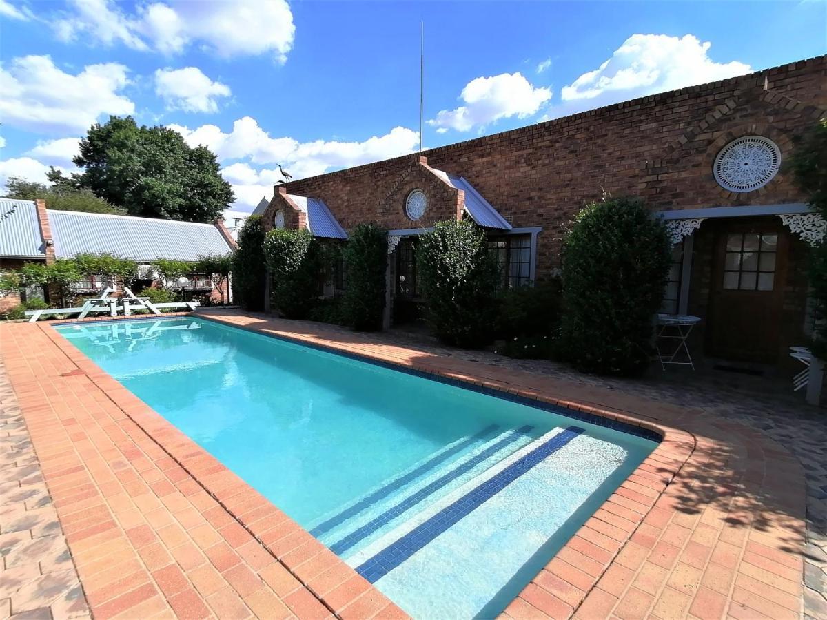 Van Dykshuis Guest House Хейдельберг Экстерьер фото