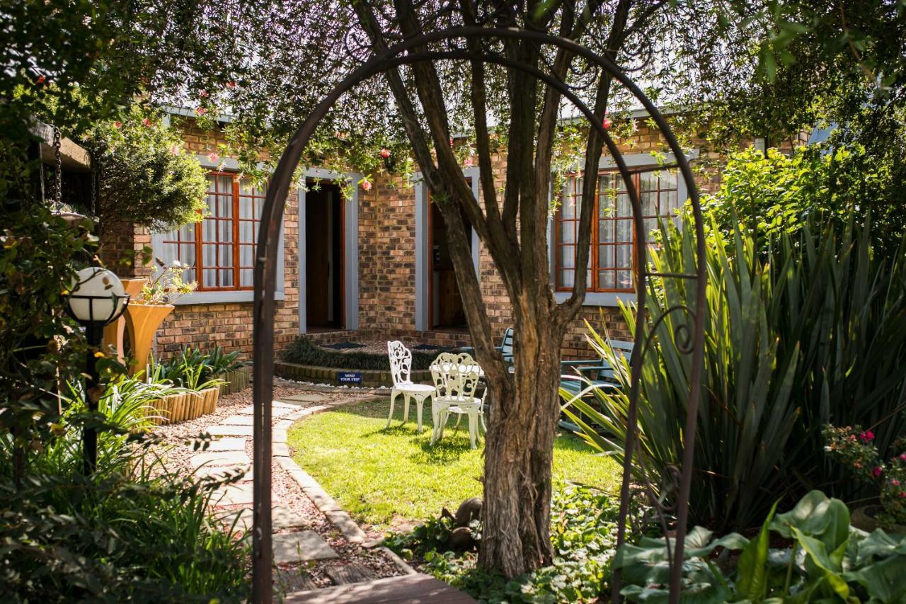 Van Dykshuis Guest House Хейдельберг Экстерьер фото